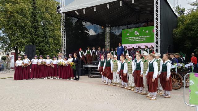 deju kolektīvs Abaviņa